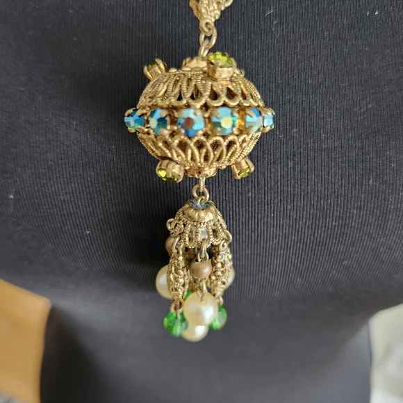 Gold and Green Beaded Necklace - Picture 2 of 3